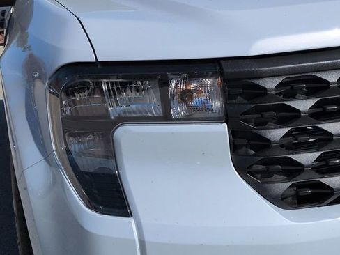 New 2025 Ford Maverick XL image 9