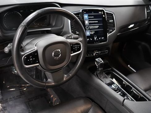 Used 2018 Volvo XC90 T6 Momentum w/ Convenience Package AWD/4WD image 11
