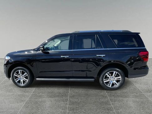 Used 2024 Ford Expedition Limited AWD/4WD image 3