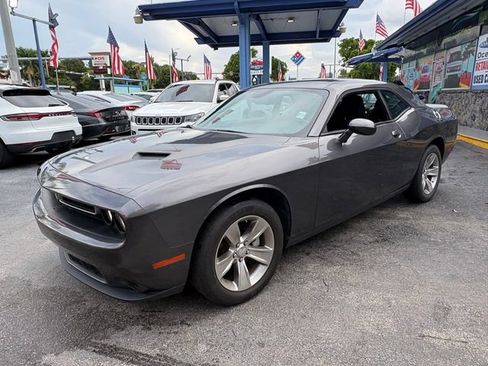 Used 2022 Dodge Challenger SXT RWD image 11