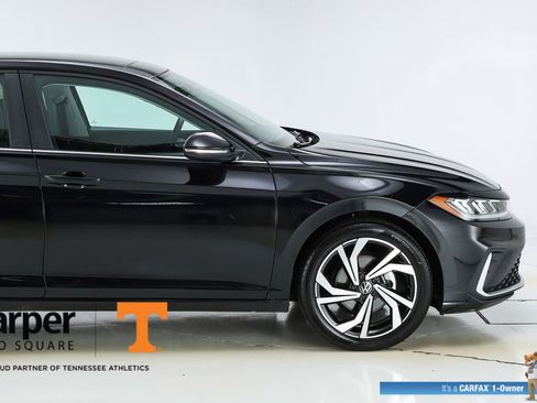 Used 2025 Volkswagen Jetta SEL FWD image 12