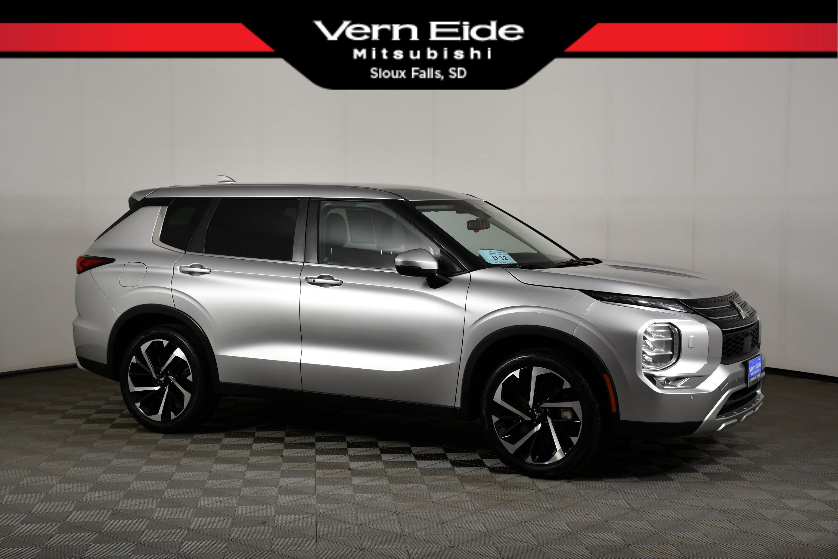 Used 2022 Mitsubishi Outlander SE AWD/4WD image 1