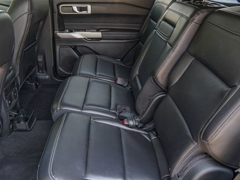 Used 2023 Ford Explorer XLT w/ Equipment Group 202A image 39