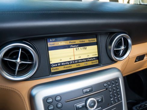 Used 2012 Mercedes-Benz SLS AMG Roadster image 22