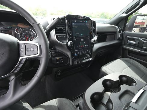 Used 2025 RAM 2500 Big Horn AWD/4WD image 27