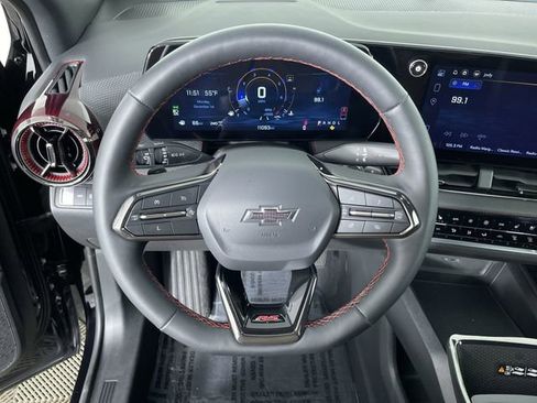 Used 2025 Chevrolet Equinox RS w/ Safety and Technology Package image 28