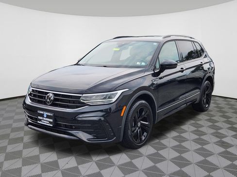 Certified 2023 Volkswagen Tiguan SE R-Line FWD image 2