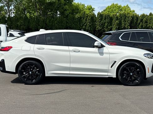 Used 2025 BMW X4 xDrive30i w/ Premium Package AWD/4WD image 3