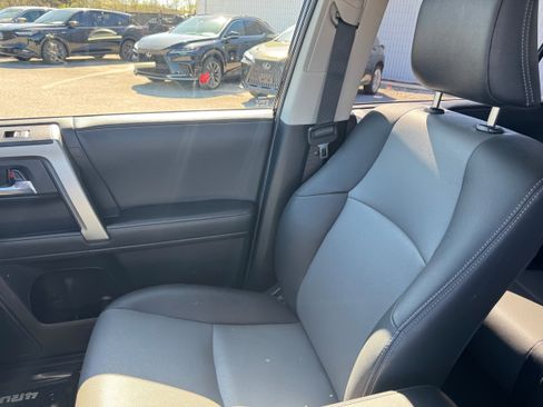 Used 2020 Toyota 4Runner SR5 Premium w/ Moonroof Package image 9