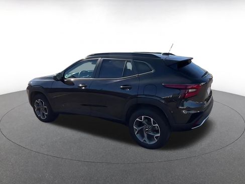 Used 2025 Chevrolet Trax LT image 10