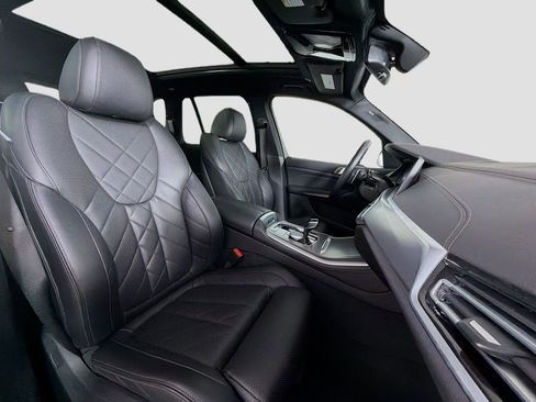 Used 2023 BMW X5 xDrive40i w/ Premium Package image 31