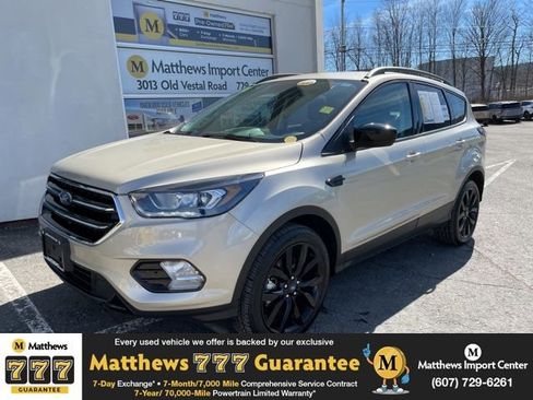 Used 2018 Ford Escape SE w/ SE Sport Appearance Package image 1