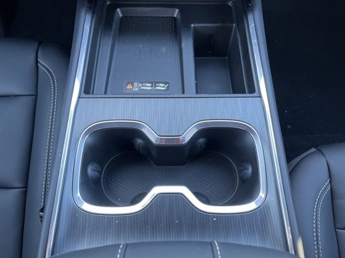 New 2026 GMC Acadia Elevation image 28