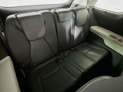 Used 2023 Kia Carnival EX FWD image 27