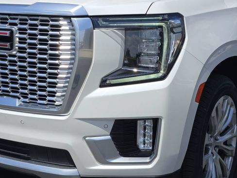 Used 2024 GMC Yukon XL Denali AWD/4WD image 10