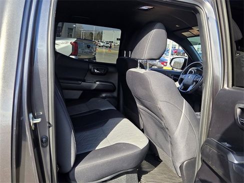Used 2020 Toyota Tacoma TRD Sport image 14