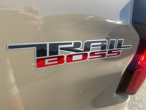 Certified 2024 Chevrolet Colorado Trail Boss w/ Technology Package image 8