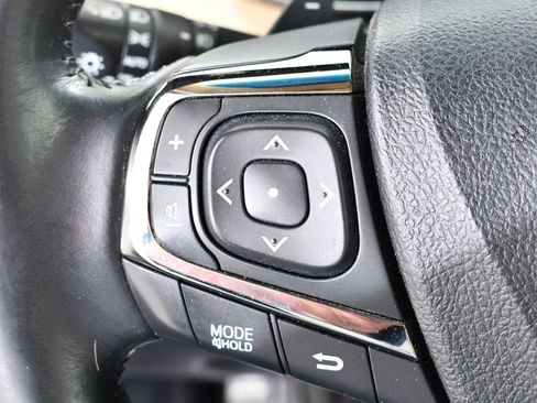 Used 2013 Toyota Avalon Limited image 29