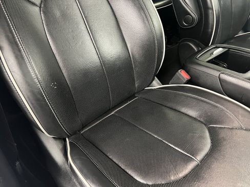 Used 2023 Chrysler Pacifica Limited w/ Uconnect Theater Family Group FWD image 56