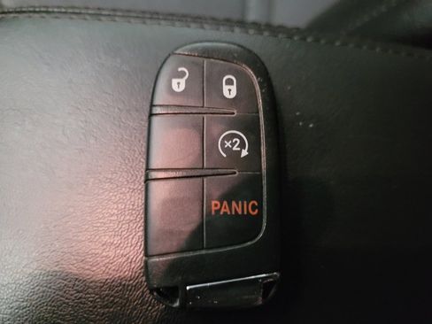 Used 2018 Jeep Compass Latitude w/ Popular Equipment Group FWD image 32