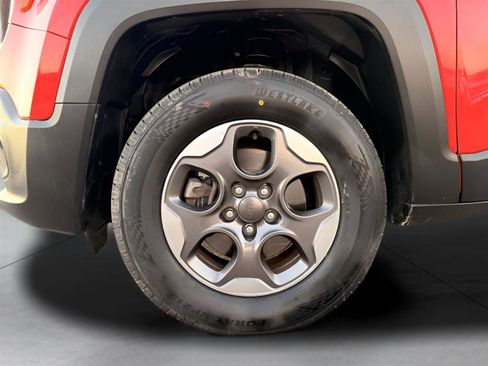 Used 2016 Jeep Renegade Sport w/ Power & Air Group image 26