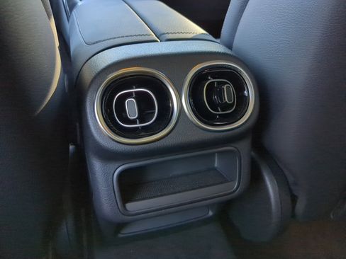 Used 2024 Mercedes-Benz GLC 300 4MATIC image 16