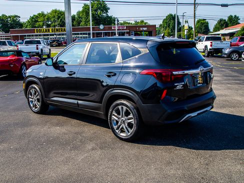 Used 2021 Kia Seltos LX AWD/4WD image 5