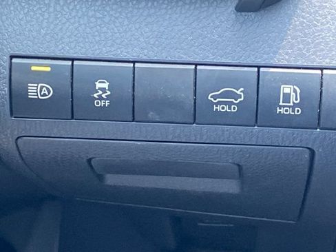 Used 2019 Toyota Camry LE FWD image 16