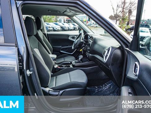 Used 2025 Kia Soul LX w/ LX Technology Package image 23