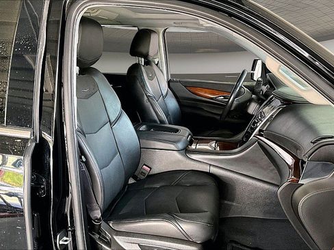 Used 2016 Cadillac Escalade Premium RWD image 6