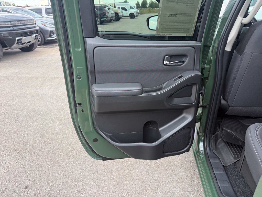 Used 2024 Nissan Frontier SV w/ SV Convenience Package RWD image 11