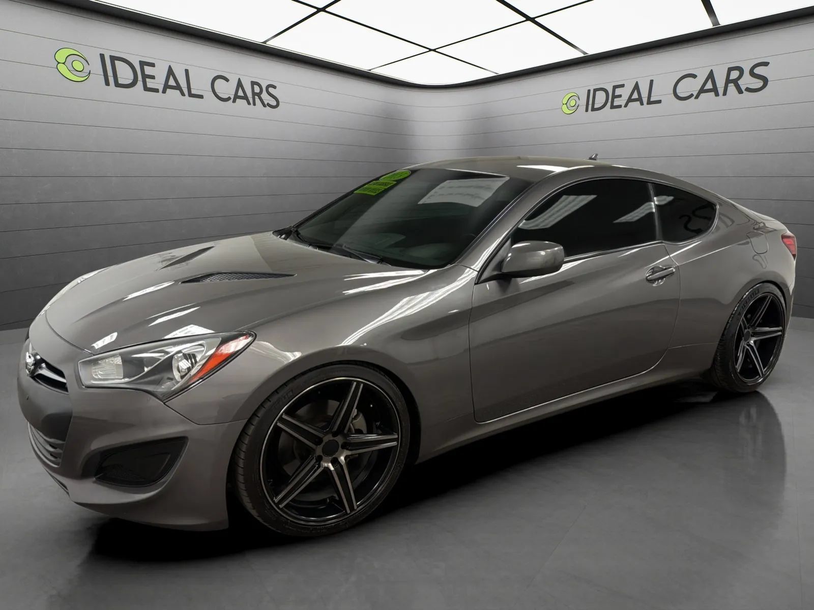 Used 2013 Hyundai Genesis 2.0T RWD image 1