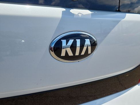 Used 2020 Kia Soul S FWD image 28
