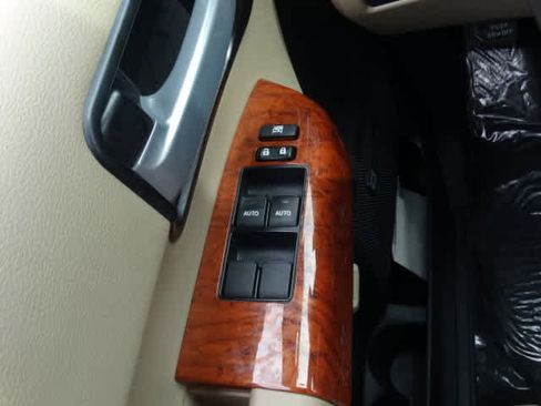 Used 2020 Toyota Sequoia Platinum RWD image 49