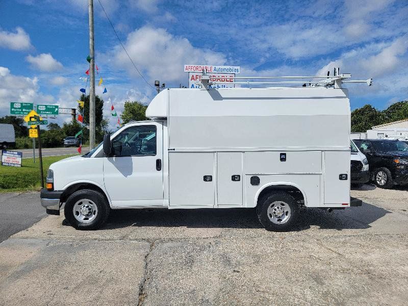 Used 2025 Chevrolet Express 3500 w/ Power Convenience Package RWD image 4