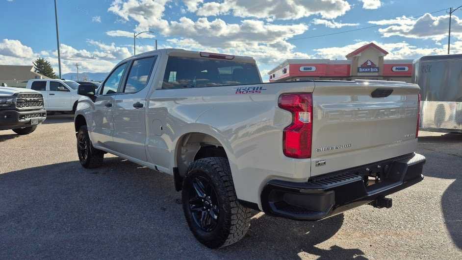 Used 2026 Chevrolet Silverado 1500 Custom Trail Boss AWD/4WD image 8
