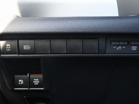 New 2026 Toyota Sienna XLE FWD image 24