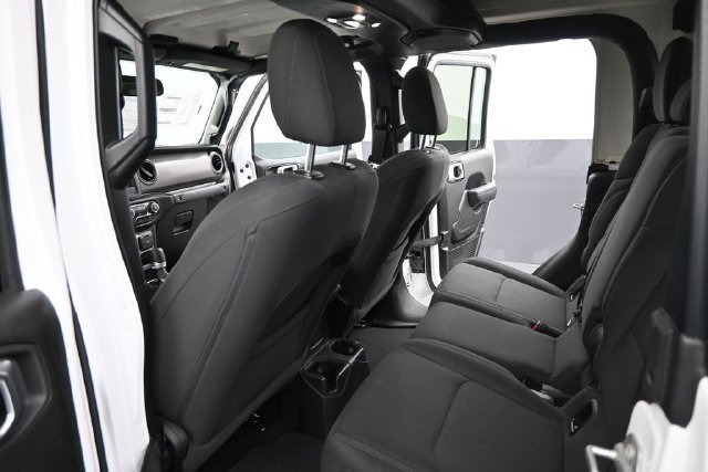 Used 2022 Jeep Gladiator Sport AWD/4WD image 13