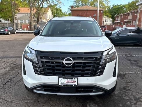 New 2026 Nissan Pathfinder SL AWD/4WD image 2
