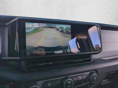 Used 2025 Jeep Wrangler Sport image 13