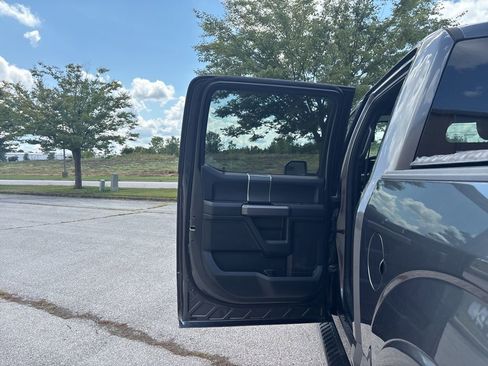 Used 2018 Ford F150 XLT w/ Equipment Group 302A Luxury image 32