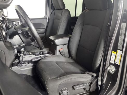 Used 2019 Jeep Wrangler Unlimited Sport image 16