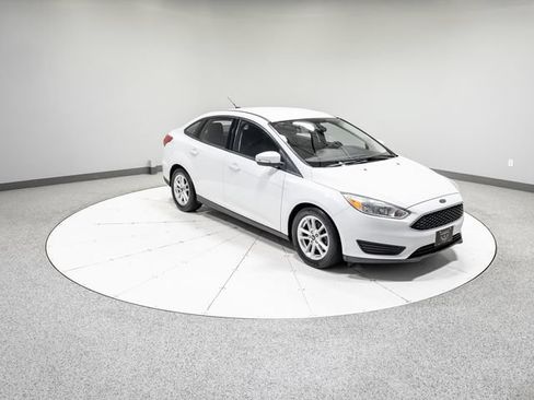 Used 2016 Ford Focus SE FWD image 25