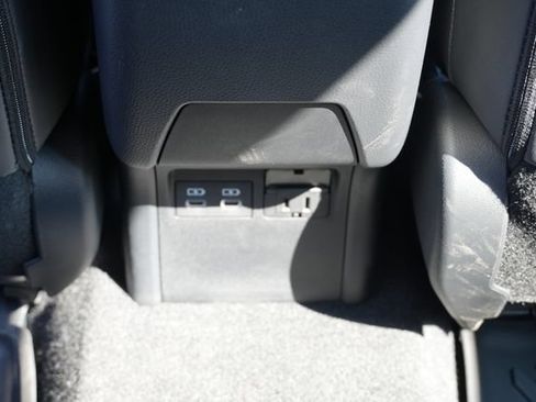 Used 2026 Toyota Prius Plug-In Hybrid FWD image 18