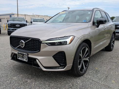 Used 2023 Volvo XC60 B6 Ultimate w/ Protection Package Premier AWD/4WD image 8