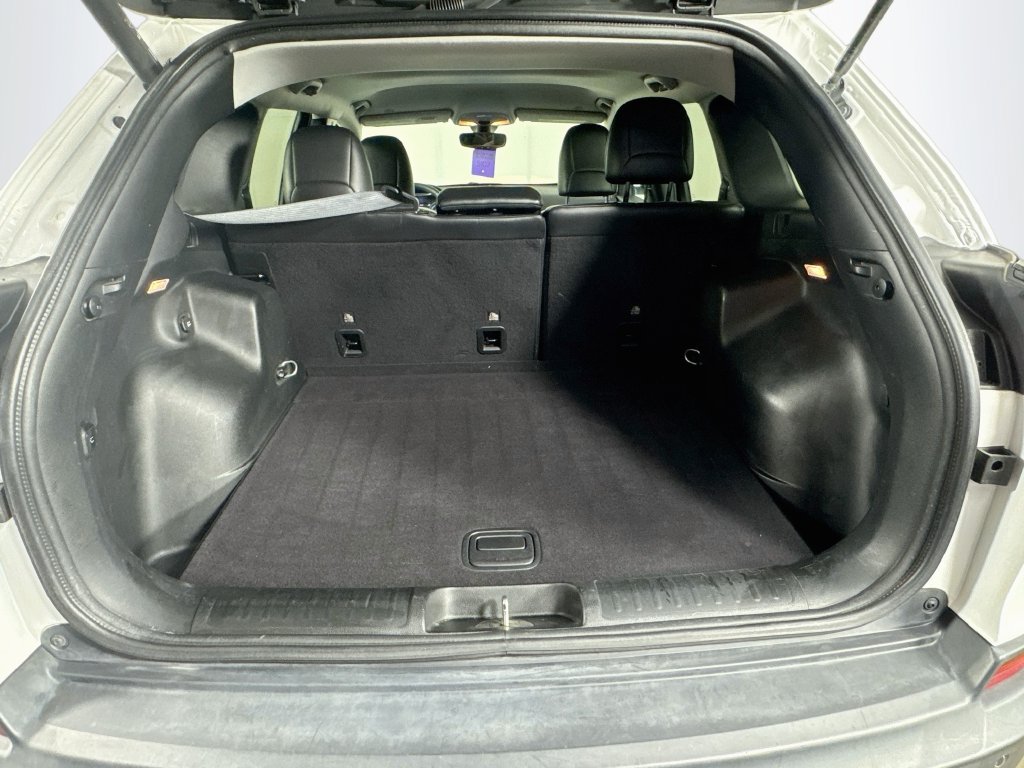 Used 2019 Jeep Cherokee Limited FWD image 30