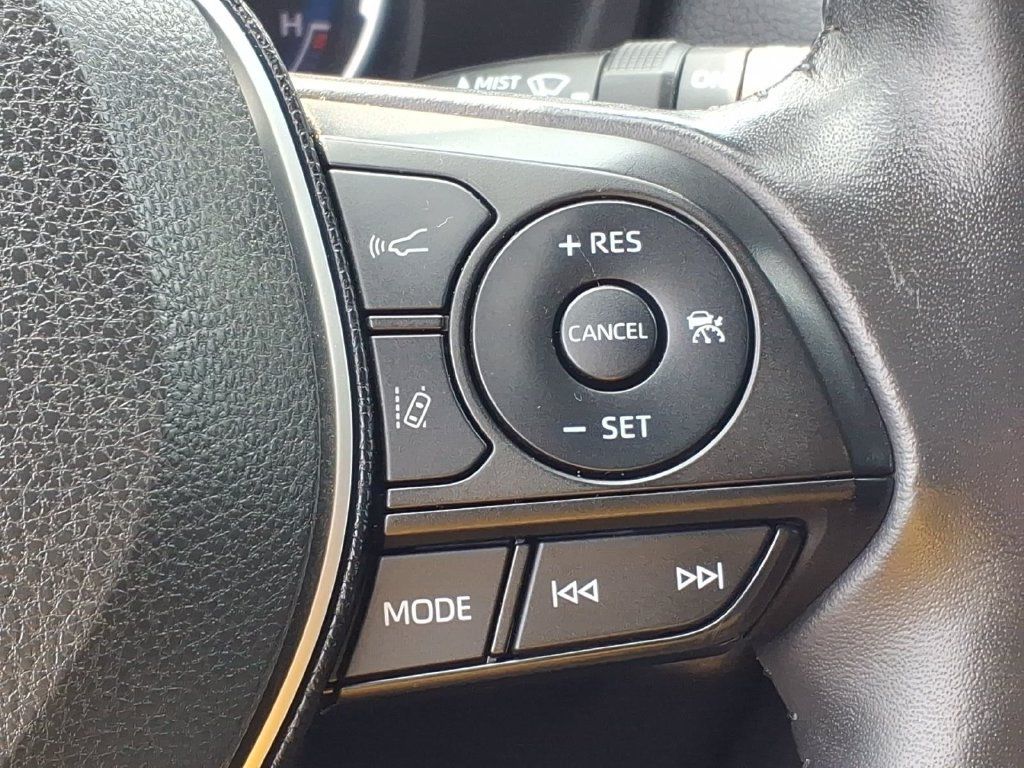Used 2019 Toyota RAV4 Limited AWD/4WD image 12