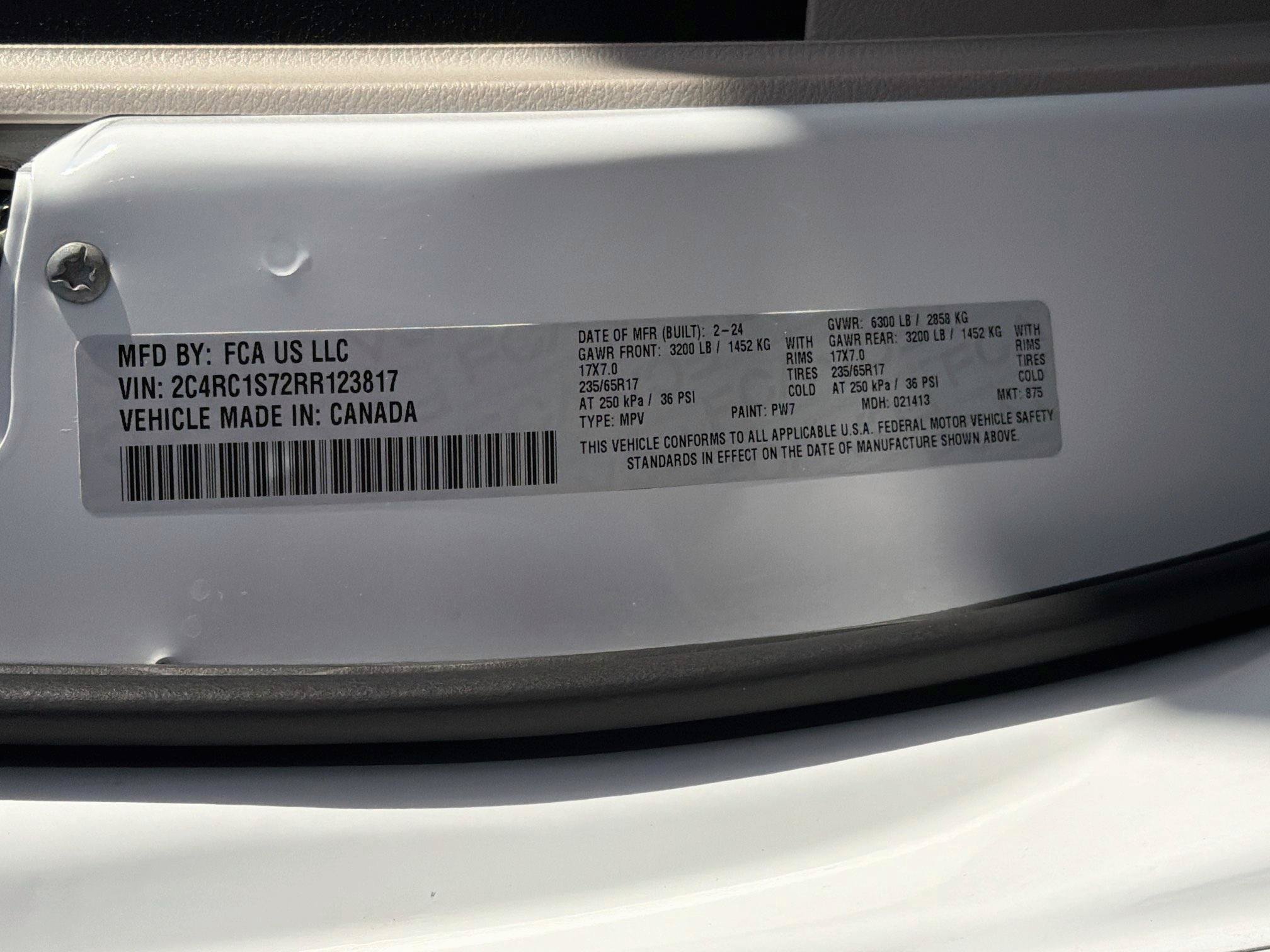 Used 2024 Chrysler Pacifica Limited FWD image 44