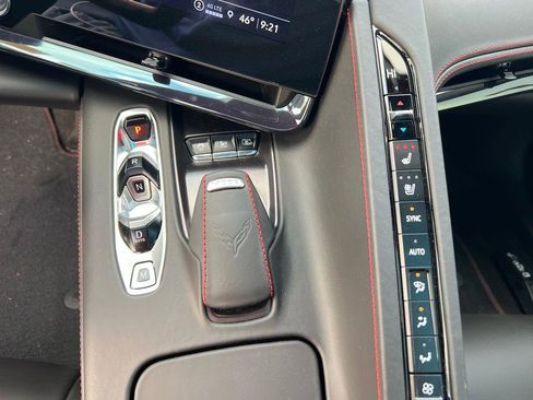 Used 2023 Chevrolet Corvette Stingray Premium Cpe w/ Body-Color Dual Roof Package image 34