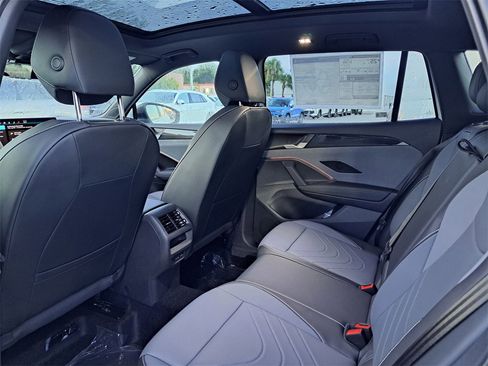 New 2026 Volkswagen Tiguan SE R-Line image 4